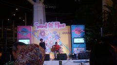 Salah satu penampilan band saat mengisi acara Urflavor Market Vol.4 Sound of Flavor di Plaza Trans Studi Mall, Sabtu (4/3/2017). Mita Nurul Hasanah/Magang