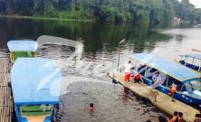 Berwisata ke Situ Panjalu Ciamis ( Desti Nopianti Priatna / Suaka)