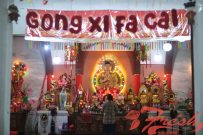 Seorang jemaat bersembahyang dalam perayaan Hari Raya Imlek 2570 di Vihara Tanda Bakti, Jl. Vihara No. 3, Kota Bandung, Senin (4/2/2019). Fadhillah Rama / Suaka