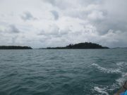 Pulau Picago dari tengah laut menggunakan perahu