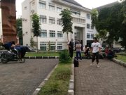 Komunitas Parkour yang sedang berlatih di depan Gedung Anwar Musadad pada hari Jumat (17/2/2017). Metha Vegiantri/Magang