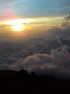 Pemandangan dari atas puncak.